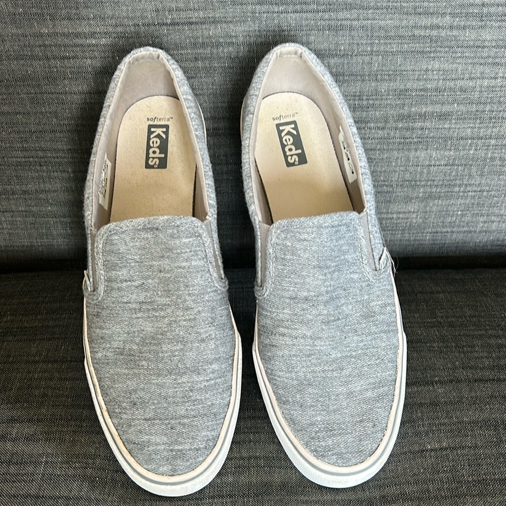 Keds Women’s Jump Kick Slip Jersey Sneakers Size 11
Like New Condition